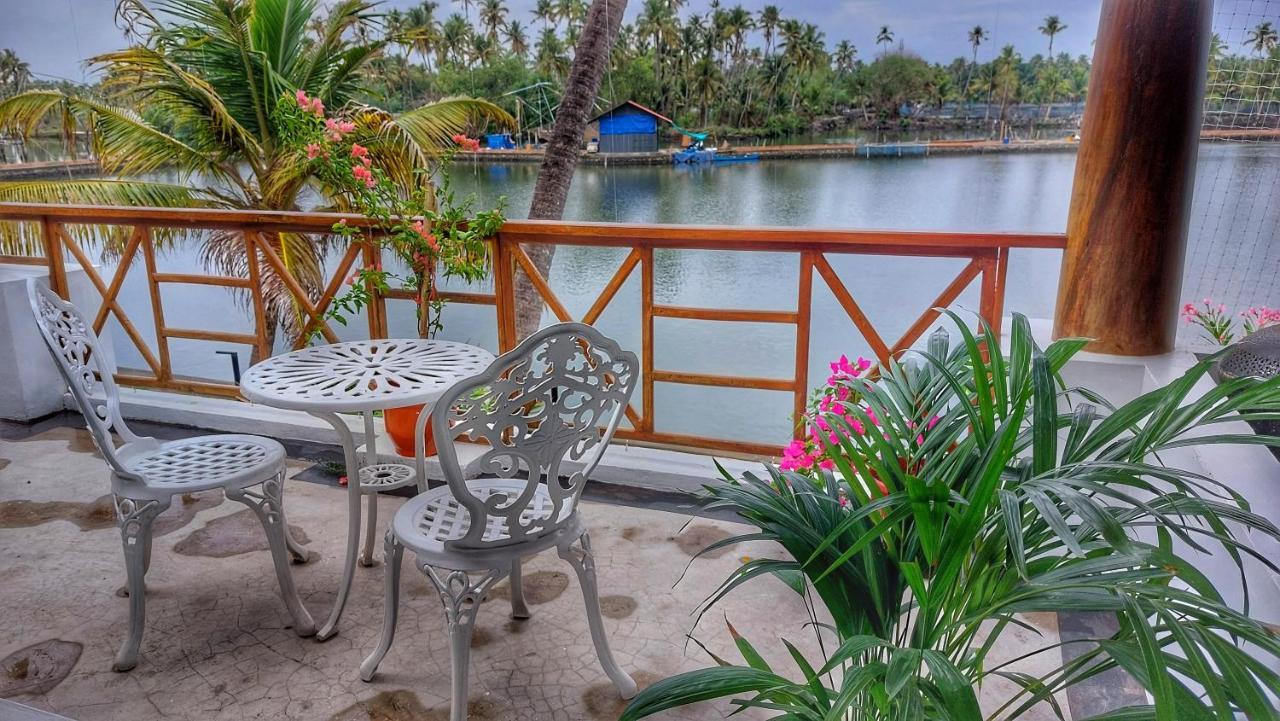 Vala House Hotel Cherai Beach ภายนอก รูปภาพ